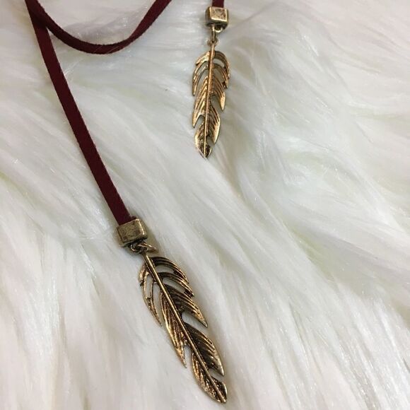 Final Price | Burgundy Long Suede Choker with Feather Ends - Picture 3 of 4